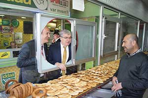 Güvenç Ve Okay Trabzon Caddesini Gezdi