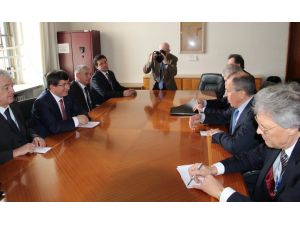 Davutoğlu, Rusya Dışişleri Bakanı Lavrov’la Görüştü