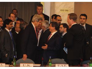 Bakan Davutoğlu, Roma’da Kerry İle Görüştü