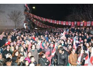 Finali Gece Mitingiyle Yaptı