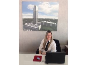 Şantiyelerde Topuklu Ayakkabı Sesleri