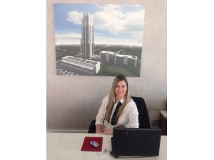 Şantiyelerde Topuklu Ayakkabı Sesleri