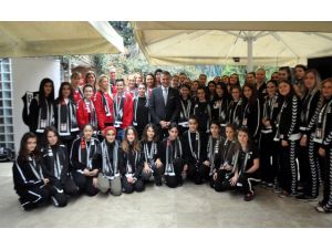 Başkan Orman, Kadın Sporcularla Bir Araya Geldi