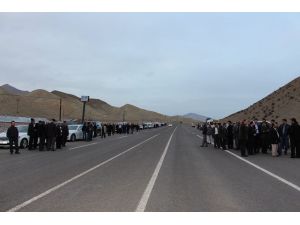 Bakan Ala Rötar Yapınca Bekleyenler Geri Döndü