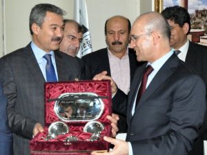 Bakan Şimşek, Batmanlılar Derneği’ni Ziyaret Etti