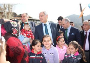 Bakan Ala, Baba Evinde