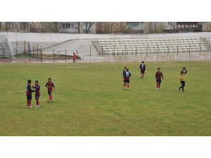 Kaleci 70 Metreden Gol Attı