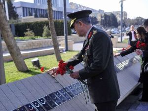 Orgeneral Akar Azerbaycan’da