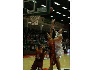 Banvit İlk Yarıyı Önde Kapattı