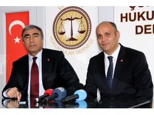 Mhpli Öztürk: Demokrasilerde Doğrular Oylanmaz, Kanaatler Oylanır