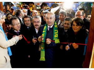 Ab Bakanı Çavuşoğlu Zeytinli’de Halkla Buluştu