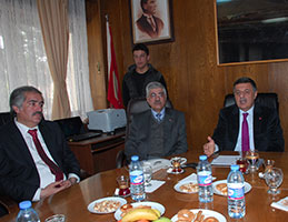 Pakdil: Türkiye Buna Mecbur