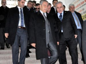 Arınç, Hdp Binasına Saldırı Olayını Değerlendirdi