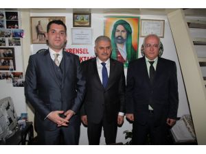 Binali Yıldırım Alevi Derneğini Ziyaret Etti