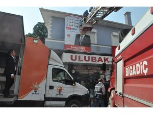 Chpli Adaydan Ak Partiye Bayrak Jesti