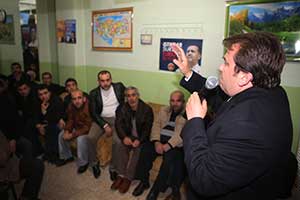 Meşalelerle Karşılandılar