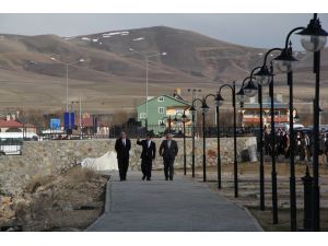 Bakanlar Van Gölü Sahilinde