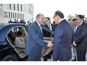 Uşak’ta ‘Türkiye Ekonomisi’ Konferansı