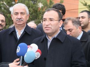 Adalet Bakanı Bekir Bozdağ: “Türikye’de İnsanları Hukuk Dışı Dinleme Özgülüğü Yok”