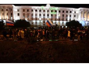 Kırım’da Sevinç Gösterileri