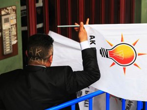 Miting Alanında Büyük Coşku