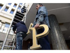 Kırım’da O Tabela Kaldırıldı