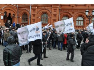 Moskova’da Kırım’ın Rusya’ya Katılmasına Destek Gösterisi