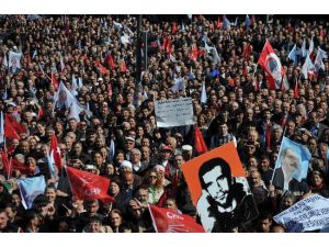 Şehir Turu Attı, Miting Yaptı
