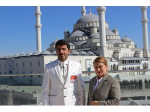 Bbpli Aday Beyaz Damatlık Giyip Oy İstedi