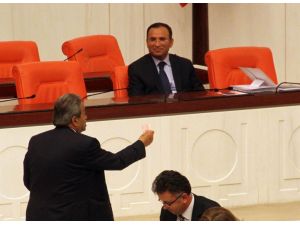 Kamer Genç Başkanlık Divanına Para Attı