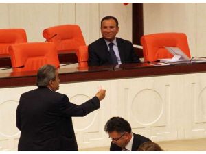 Kamer Genç’ten İlginç Hareket