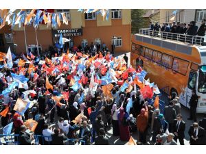 Davutoğlu Memleketi Taşkent’te Halka Seslendi