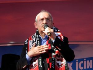 Kılıçdaroğluna Ayakkabı Şoku