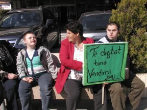 Priştine’de Down Sendromlu Çocuklar Ve Aileleri Eylem Yaptı