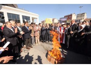 Sarıgül Nevruz Ateşinden Atladı