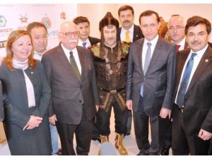 İşler Ve Avcı Bakın Kiminle Bir Araya Geldi !