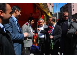 Bitlis’te Ak Partiden Sevgi Ve Barış Yürüyüşü