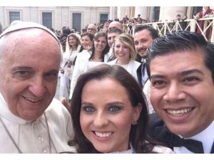 Bir Selfie De Papa’dan