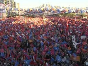 Miting Alanı Doldu