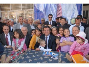 Bakan Zeybekci Doğduğu Beldeyi Ziyaret Etti