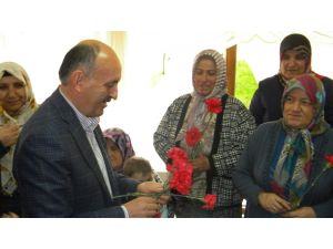 Bakan Müezzinoğlu Huzurevini Ziyaret Etti