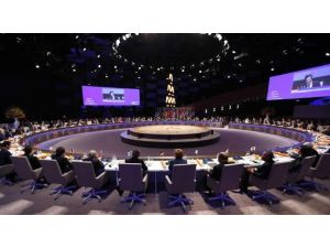 Aile Fotoğrafında Ön Sırada