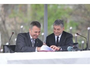 İmzalar Atıldı