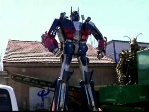 Hurdadan Dev Transformers Robotları Yaptı