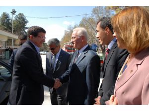 Bakan Davutoğlu Burdur’da