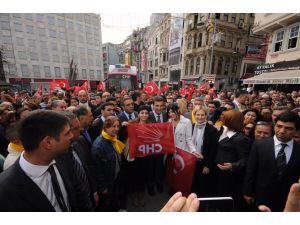 Mustafa Sarıgül Ve Aylin Kotil, Seçim Şarkılarıyla İstiklal’den Geçti