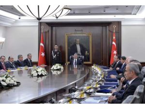 Mgk Toplanıyor Dedikodusuna Jet Yalanlama