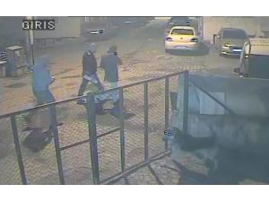 Ak Partili Adayın Evine Mhp Afişi Astılar