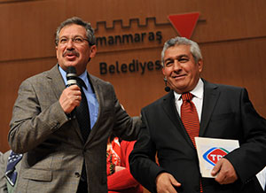 Delibahar Yarıştı Salon Gülmekten Kırıldı