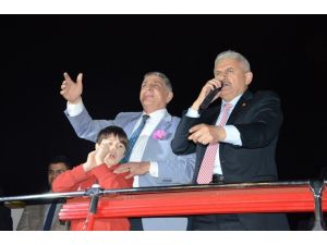 Binali Yıldırıma İzmirde Sevgi Seli